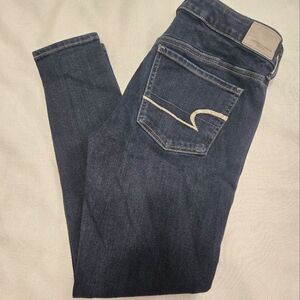 AMERICAN EAGLE Women's Medium Dark Wash Jegging Size 6P